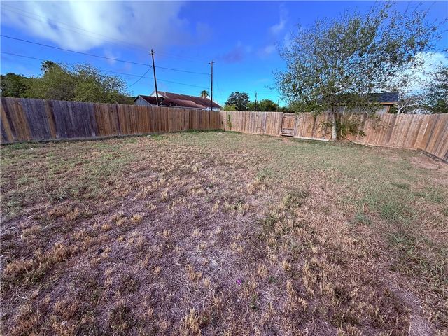 345 Cheyenne St, Corpus Christi, TX 78405