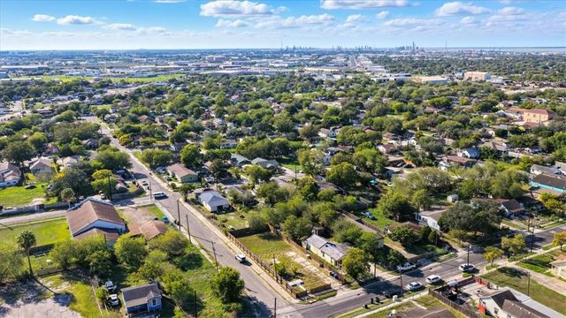 345 Cheyenne St, Corpus Christi, TX 78405