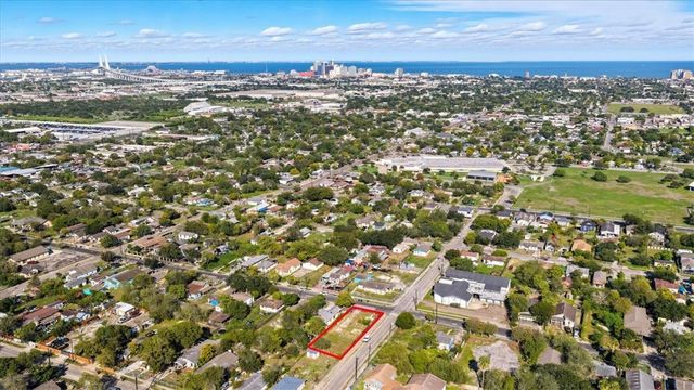 345 Cheyenne St, Corpus Christi, TX 78405