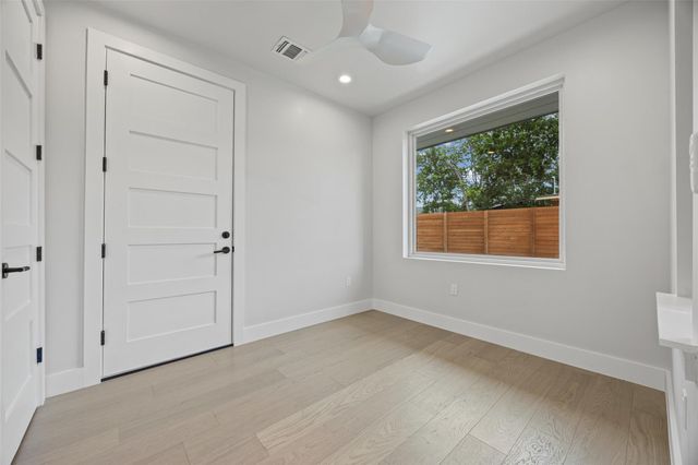 100 W Odell ST 2, Austin, TX 78752