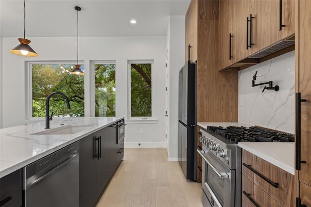100 W Odell ST 2, Austin, TX 78752