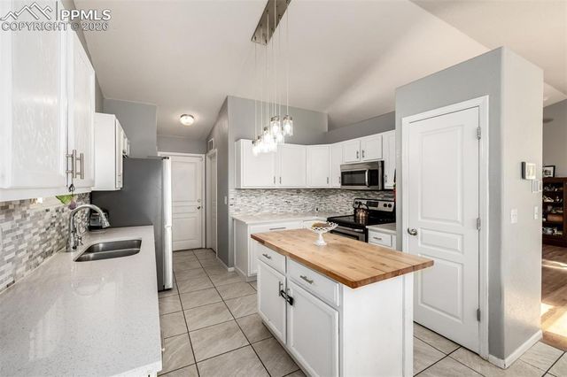 830 Winebrook Way, Fountain, CO 80817