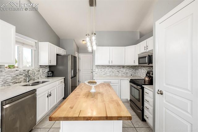 830 Winebrook Way, Fountain, CO 80817