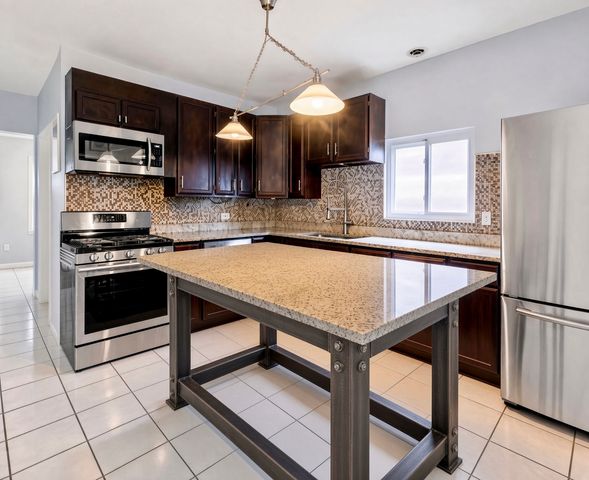 5935 W Patterson Avenue 2, Chicago, IL 60634