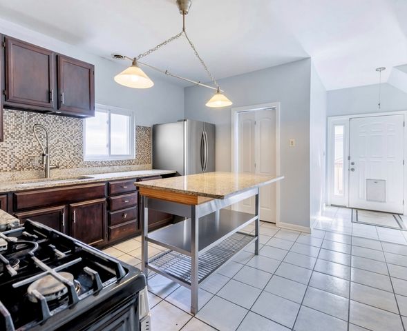 5935 W Patterson Avenue 2, Chicago, IL 60634