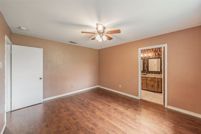 733 Bluebonnet Drive, Hurst, TX 76053
