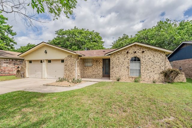 733 Bluebonnet Drive, Hurst, TX 76053