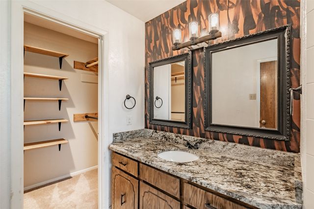 733 Bluebonnet Drive, Hurst, TX 76053