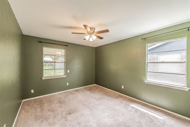 733 Bluebonnet Drive, Hurst, TX 76053
