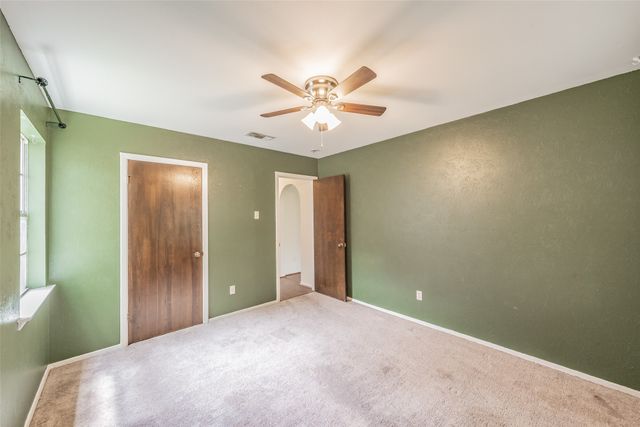 733 Bluebonnet Drive, Hurst, TX 76053