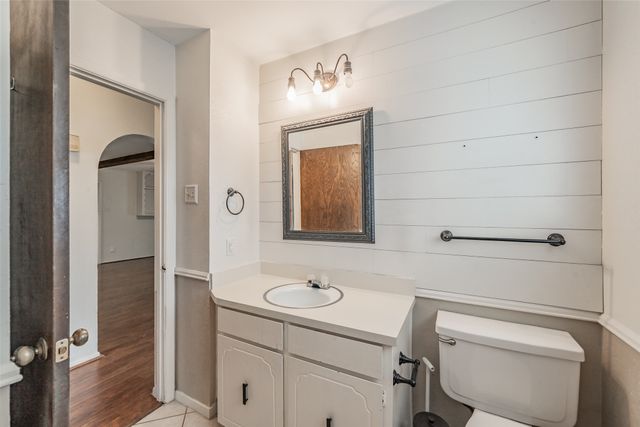 733 Bluebonnet Drive, Hurst, TX 76053