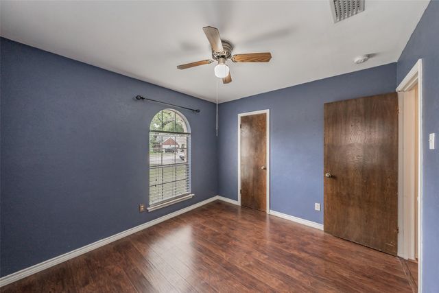 733 Bluebonnet Drive, Hurst, TX 76053