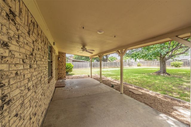 733 Bluebonnet Drive, Hurst, TX 76053