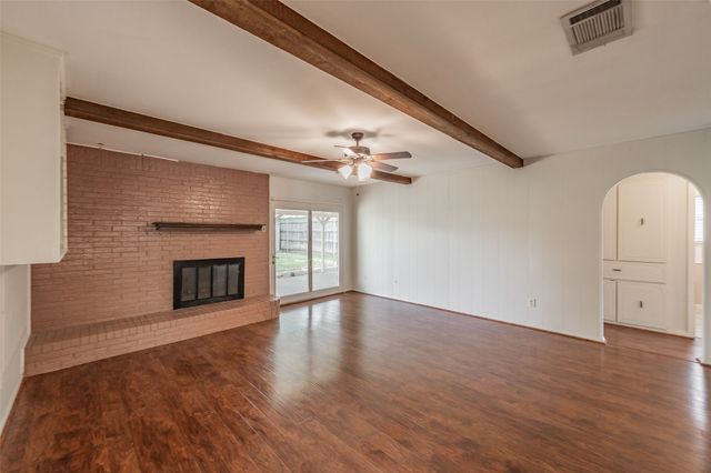 733 Bluebonnet Drive, Hurst, TX 76053
