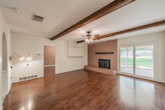 733 Bluebonnet Drive, Hurst, TX 76053