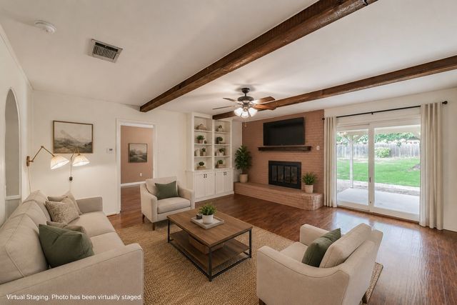 733 Bluebonnet Drive, Hurst, TX 76053