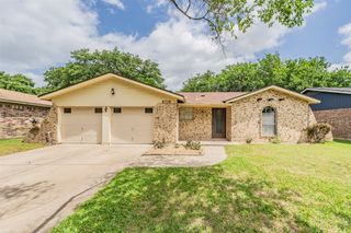 733 Bluebonnet Drive, Hurst, TX 76053