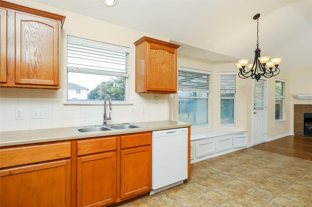 1561 Kenneys WAY, Round Rock, TX 78665