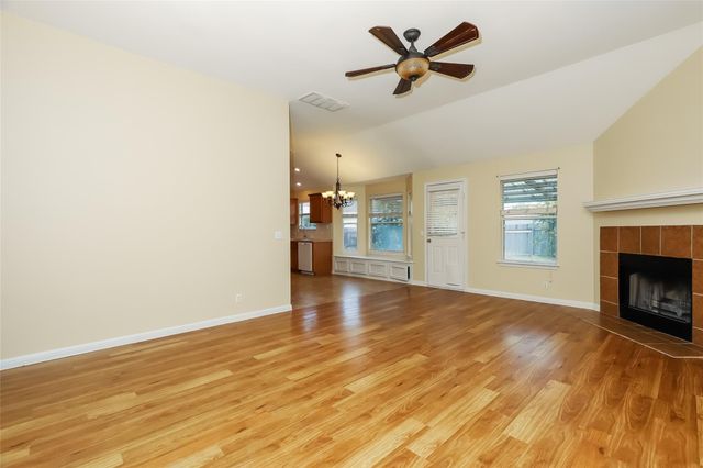 1561 Kenneys WAY, Round Rock, TX 78665