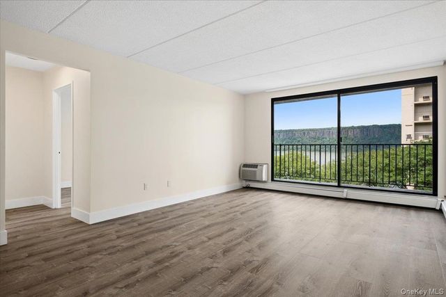 1116 Warburton Avenue 2J, Yonkers, NY 10701