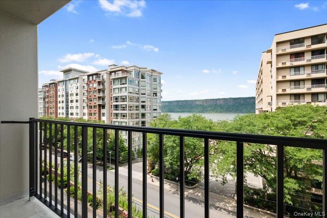 1116 Warburton Avenue 2J, Yonkers, NY 10701