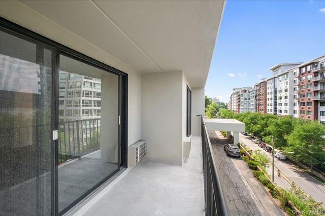 1116 Warburton Avenue 2J, Yonkers, NY 10701