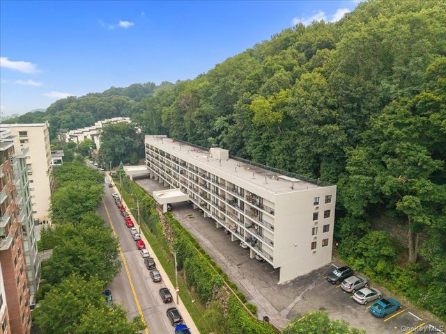 1116 Warburton Avenue 2J, Yonkers, NY 10701