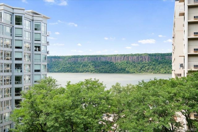 1116 Warburton Avenue 2J, Yonkers, NY 10701