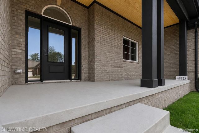 68125 Lake Angela Drive, Richmond, MI 48062
