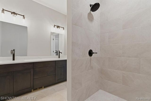 68125 Lake Angela Drive, Richmond, MI 48062