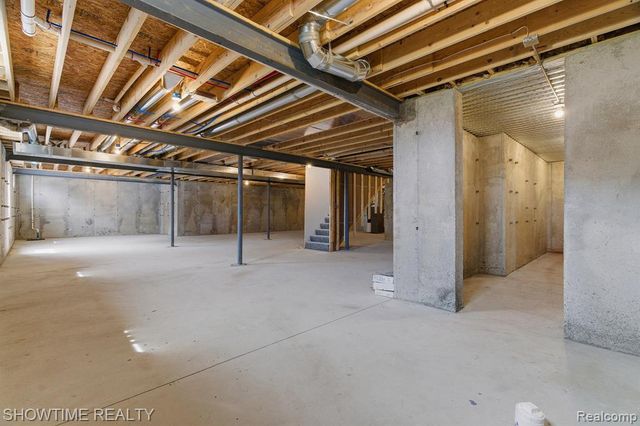 68125 Lake Angela Drive, Richmond, MI 48062