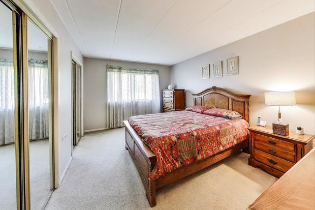 940 Holbrook Road 8A, Homewood, IL 60430