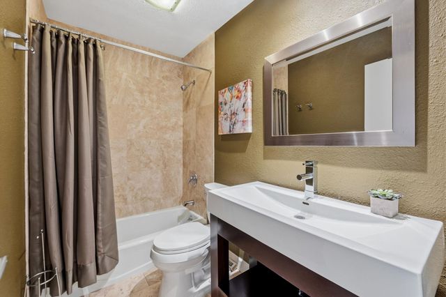 6409 Paintbrush HOLW, Austin, TX 78750