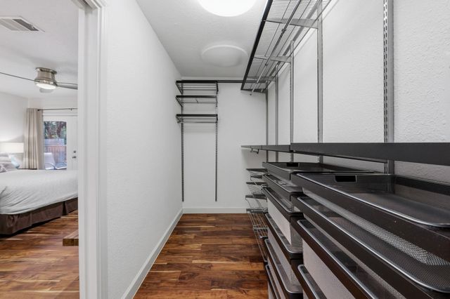 6409 Paintbrush HOLW, Austin, TX 78750