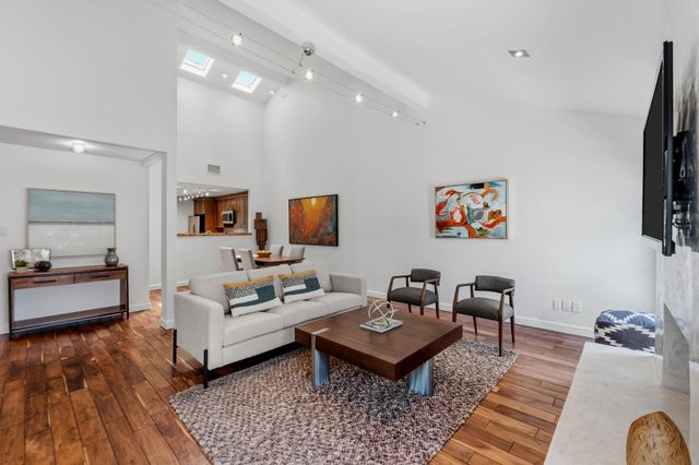 6409 Paintbrush HOLW, Austin, TX 78750