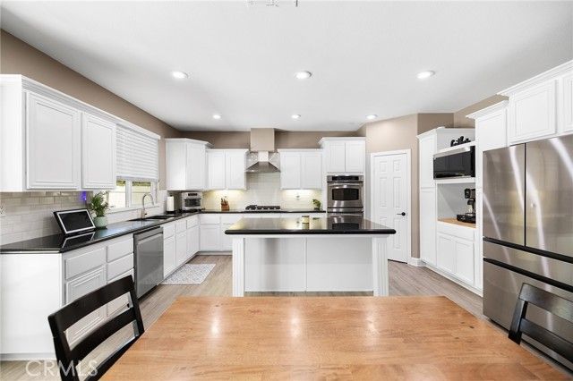 33713 Pebble Brook Circle, Temecula, CA 92592