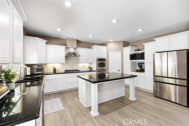 33713 Pebble Brook Circle, Temecula, CA 92592