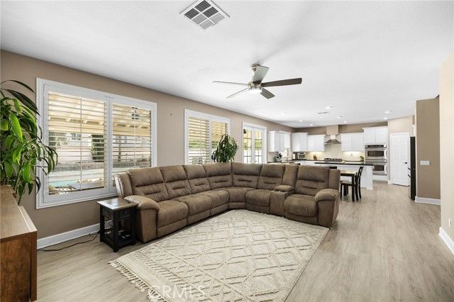 33713 Pebble Brook Circle, Temecula, CA 92592