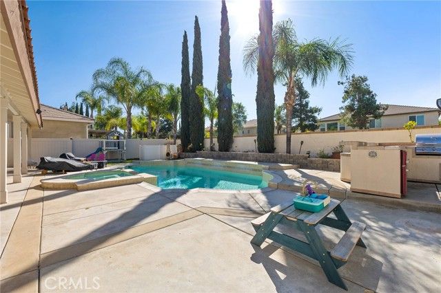 33713 Pebble Brook Circle, Temecula, CA 92592