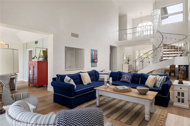 27 Los Monteros Drive, Dana Point, CA 92629