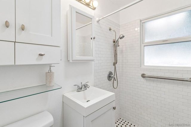 8653 Washington Ave, La Mesa, CA 91942