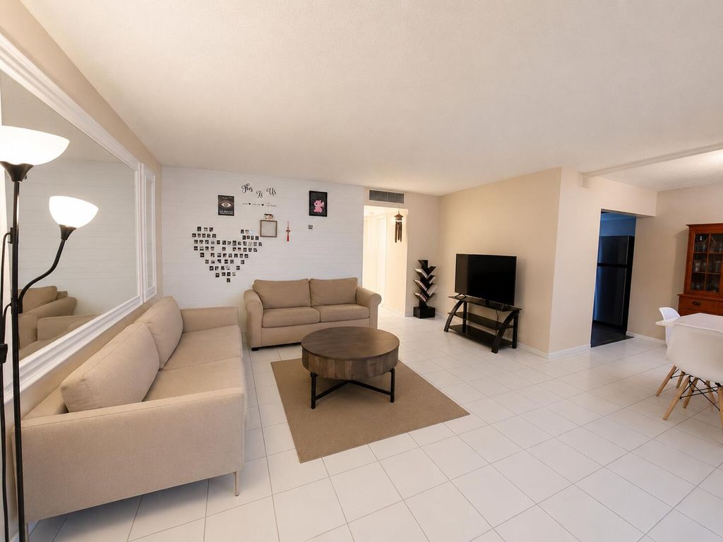 5203 NE 24th Terrace B108, Fort Lauderdale, FL 33308