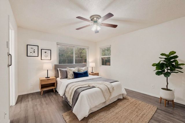 2822 Calle de Oriente, Santa Fe, NM 87507