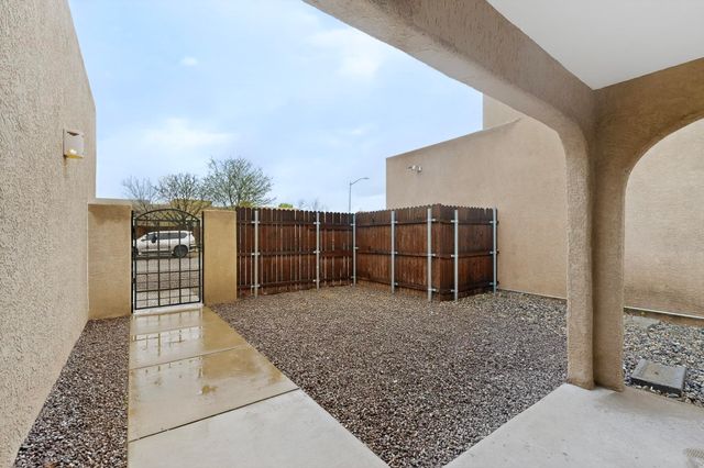 2822 Calle de Oriente, Santa Fe, NM 87507