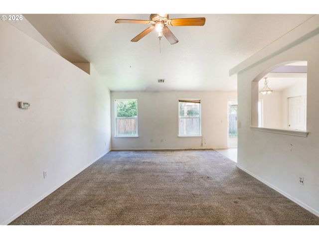 87564 TREK Dr, Veneta, OR 97487