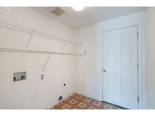 87564 TREK Dr, Veneta, OR 97487