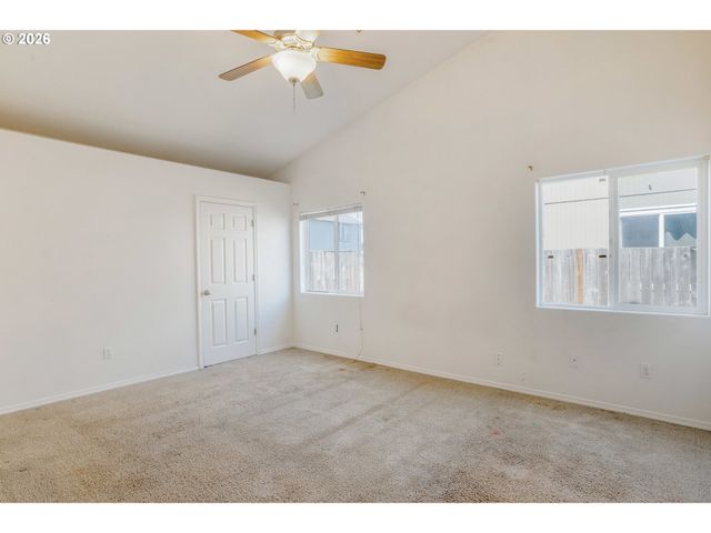 87564 TREK Dr, Veneta, OR 97487