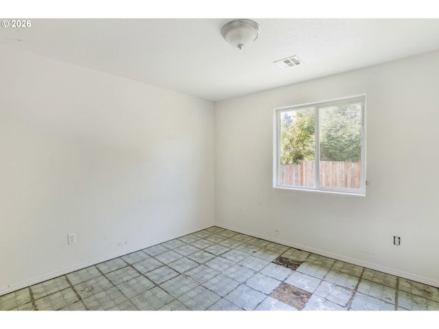 87564 TREK Dr, Veneta, OR 97487