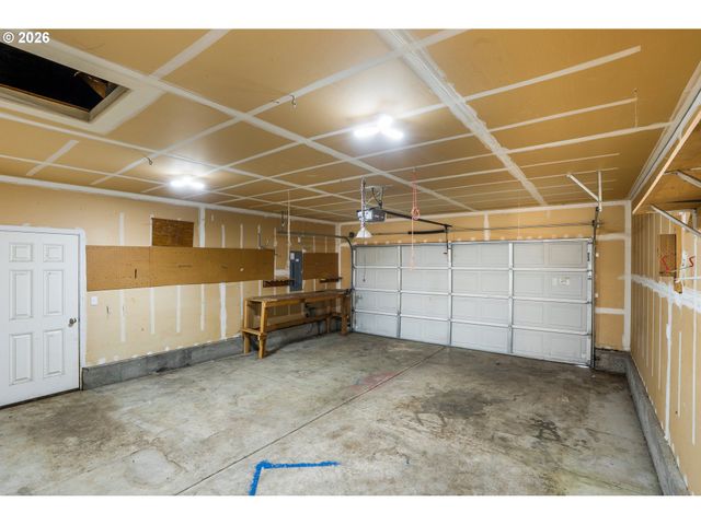 87564 TREK Dr, Veneta, OR 97487
