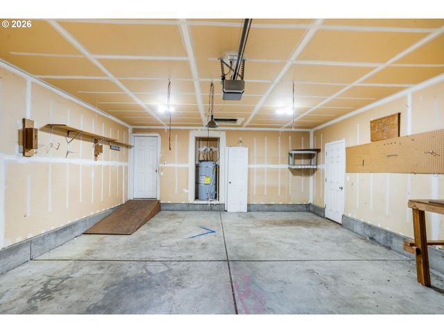 87564 TREK Dr, Veneta, OR 97487